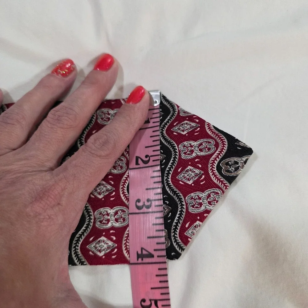 Cape‎ Cod Silk Necktie Burgundy Black Paisley Pattern Jacquard Woven Mens Power